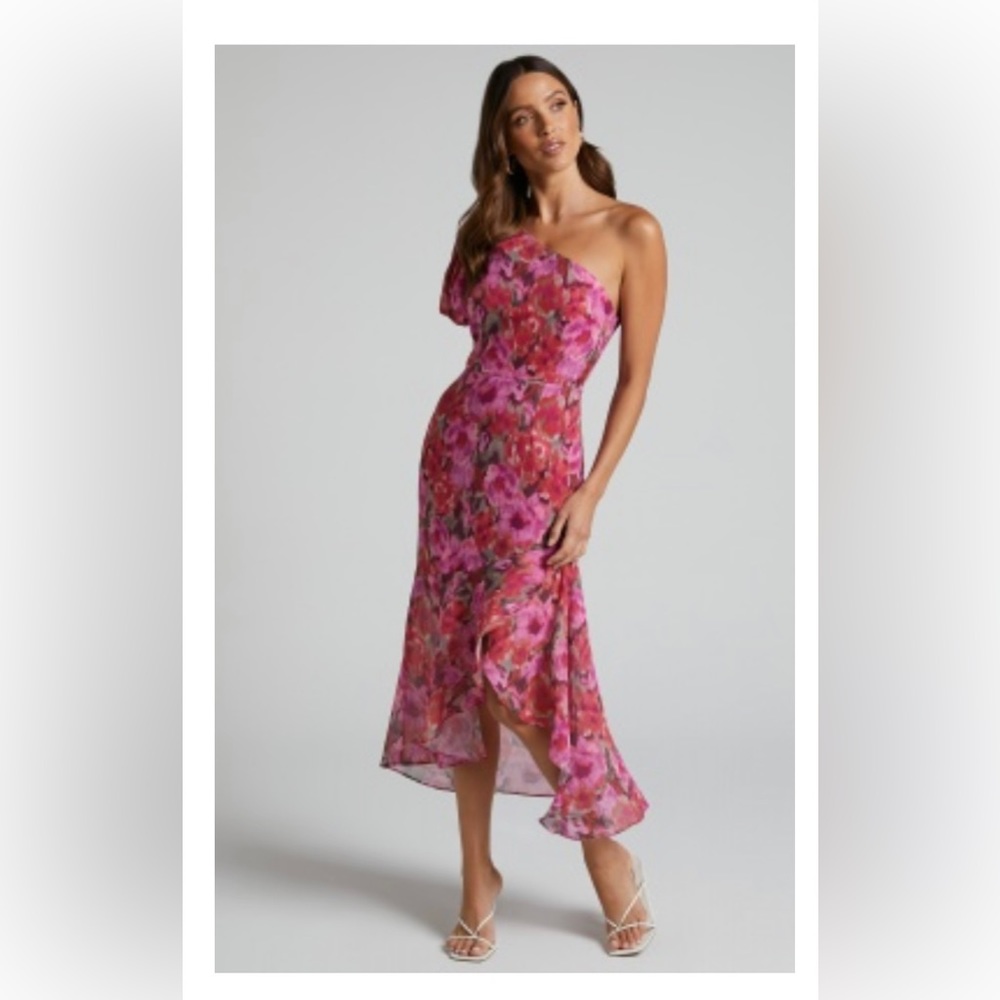 Showpo CLABELLE MIDI DRESS ONE SHOULDER RUFFLE TULIP HEM DRESS IN FLORAL sizeUS8